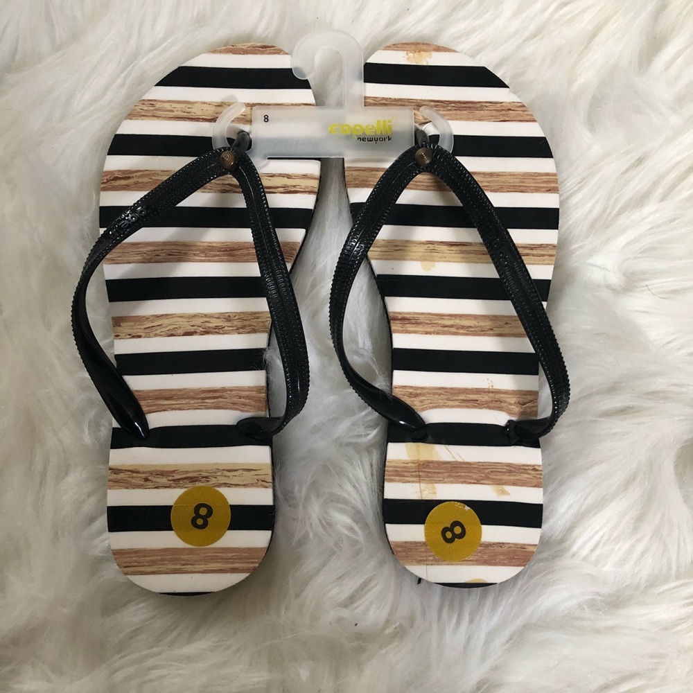 🍎5 for $20 bundle sale! Striped Flip Flops NEW! 8